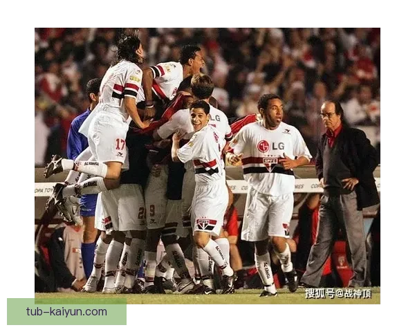 圣埃蒂安中场组织者表现出色，状态回暖助球队再添胜利